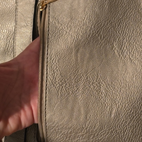 Elegant Large Silver/Gold Bag (7gw) - Picture 8 of 8